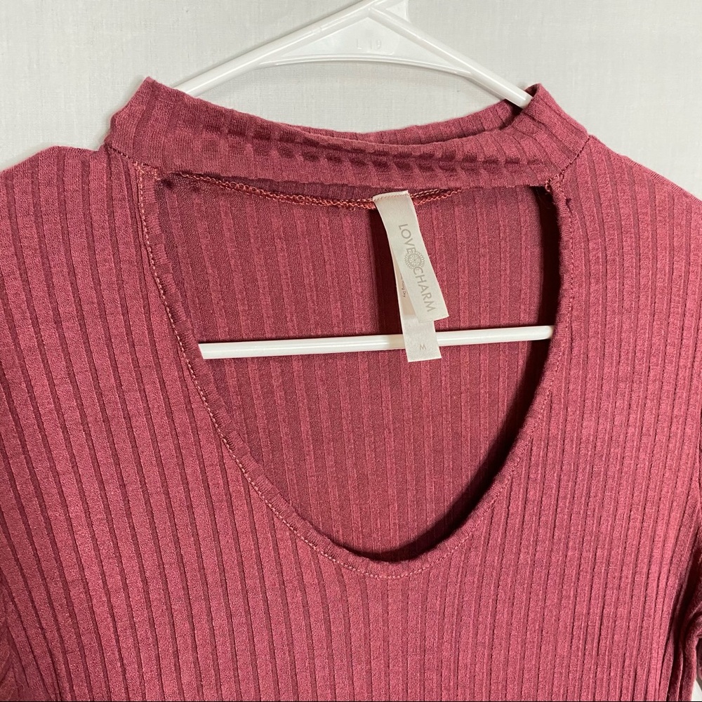 LOVE CHARM Ribbed Keyhole 3/4 Sleeve - Picture 5 of 8